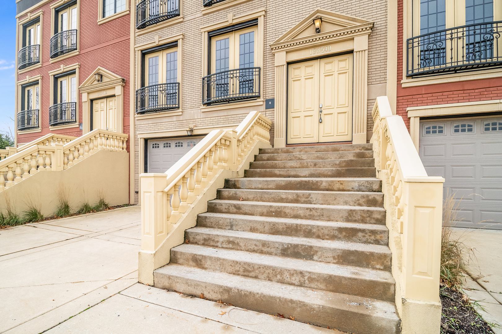 16W560 Bluff Road, Unit 16W540 Willowbrook, IL 60527 - Photo 27 of 39 Gallery Image 27