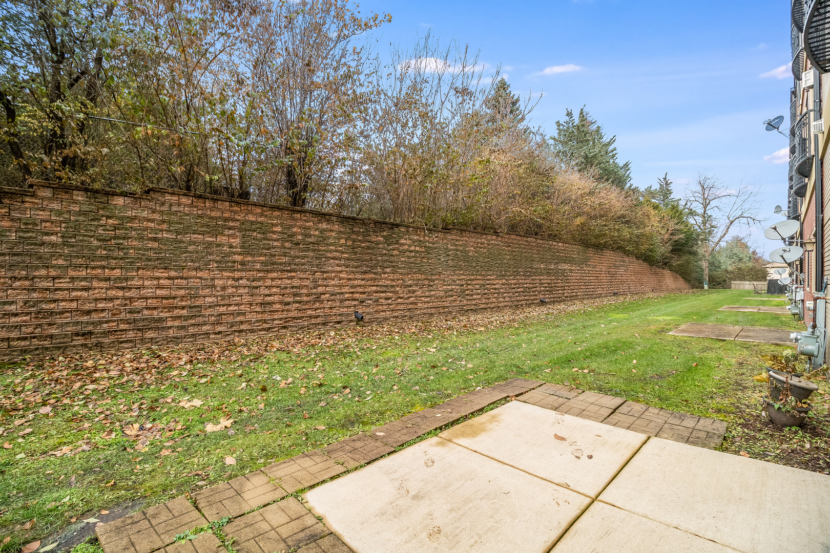 16W560 Bluff Road, Unit 16W540 Willowbrook, IL 60527 - Photo 29 of 39 Gallery Image 29