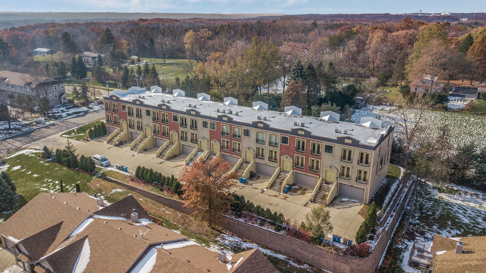 16W560 Bluff Road, Unit 16W540 Willowbrook, IL 60527 - Photo 32 of 39 Gallery Image 32