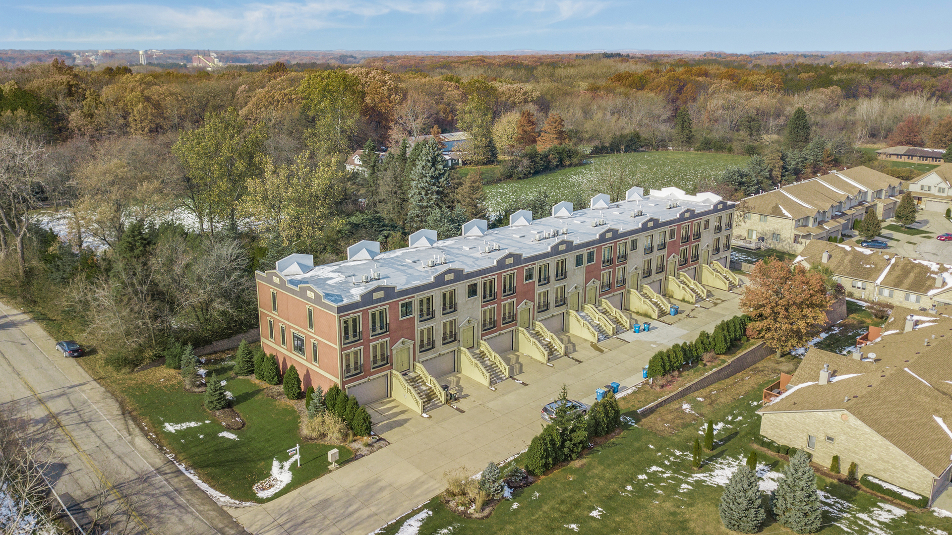 16W560 Bluff Road, Unit 16W540 Willowbrook, IL 60527 - Photo 34 of 39 Gallery Image 34