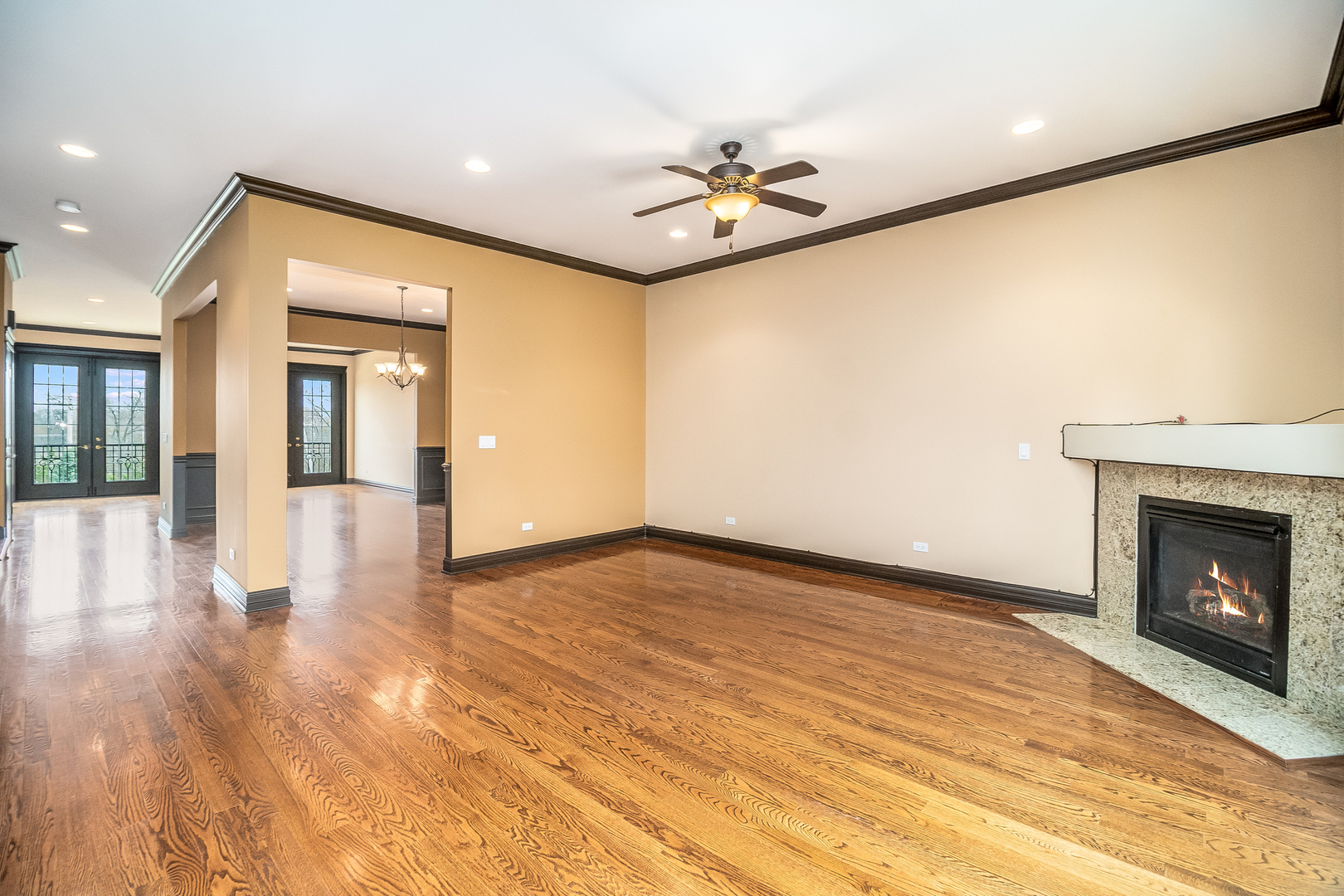 16W560 Bluff Road, Unit 16W540 Willowbrook, IL 60527 - Photo 7 of 39 Gallery Image 7