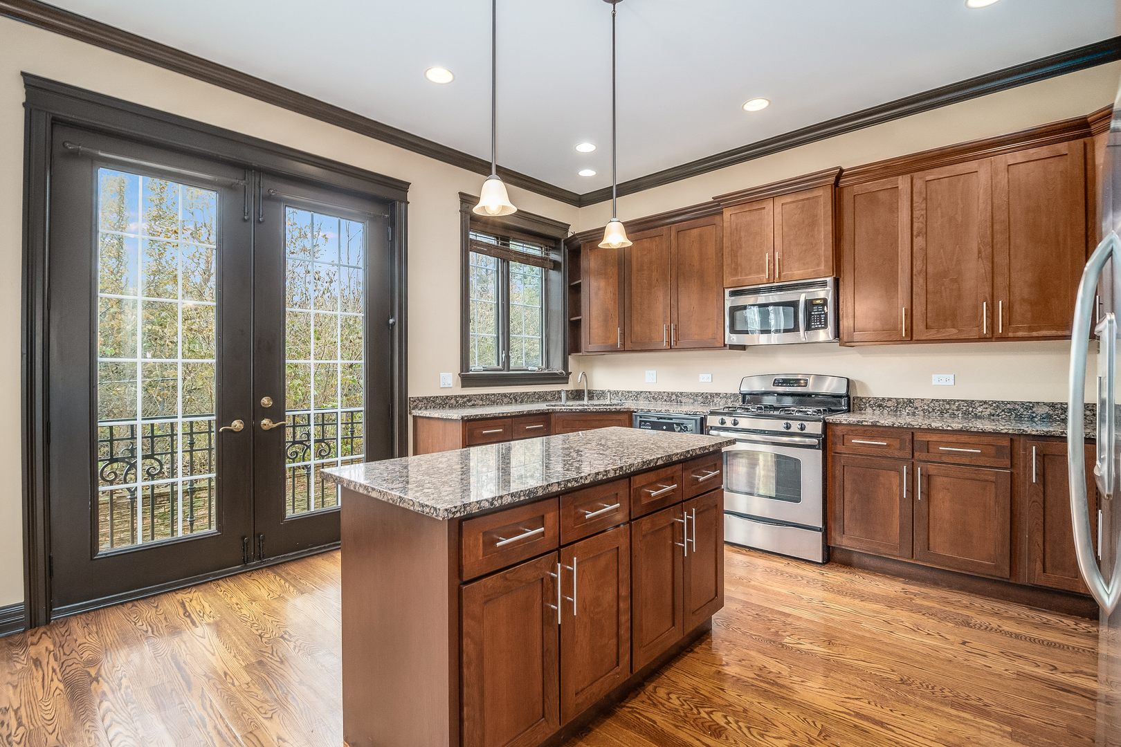 16W560 Bluff Road, Unit 16W540 Willowbrook, IL 60527 - Photo 8 of 39 Gallery Image 8
