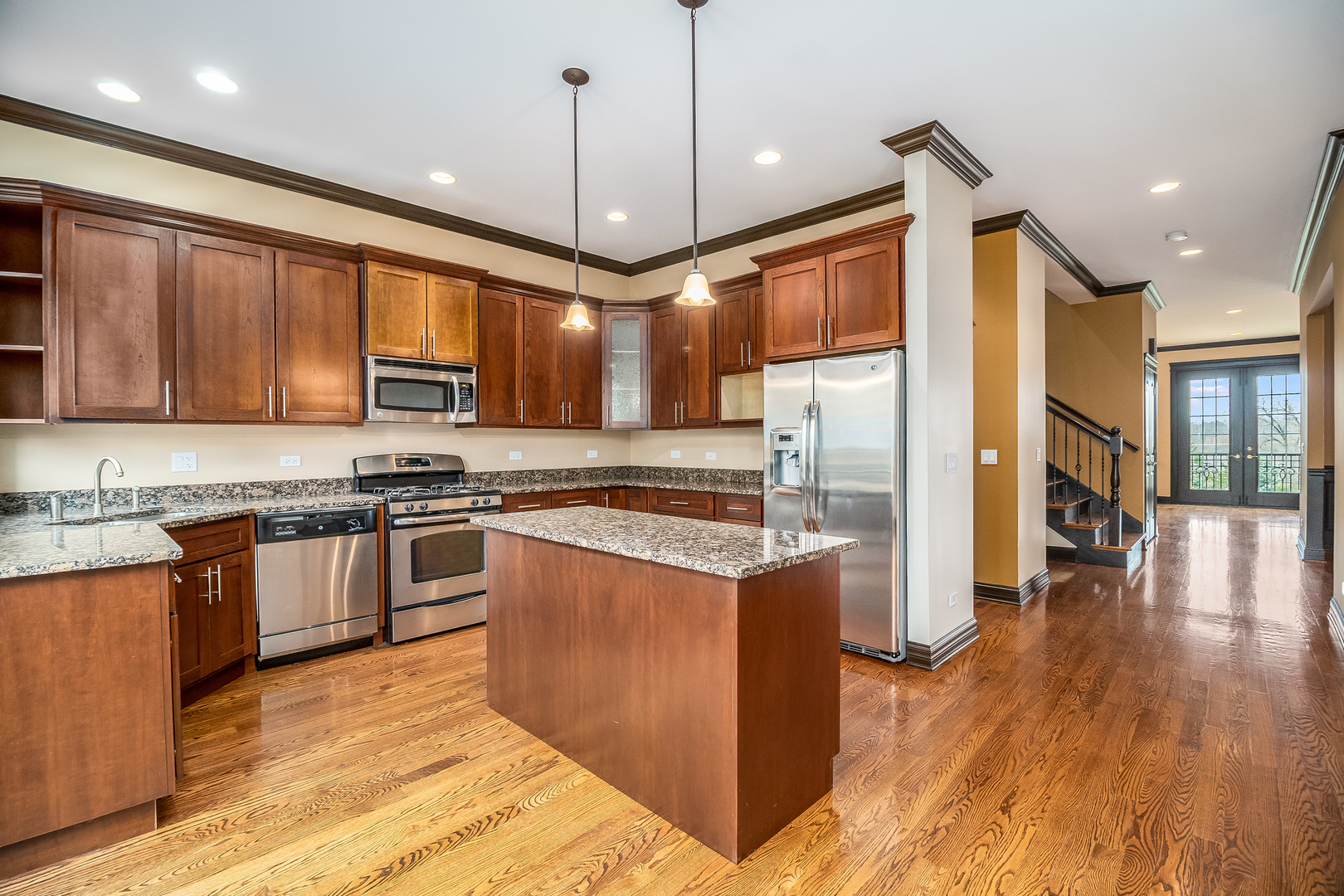 16W560 Bluff Road, Unit 16W540 Willowbrook, IL 60527 - Photo 9 of 39 Gallery Image 9