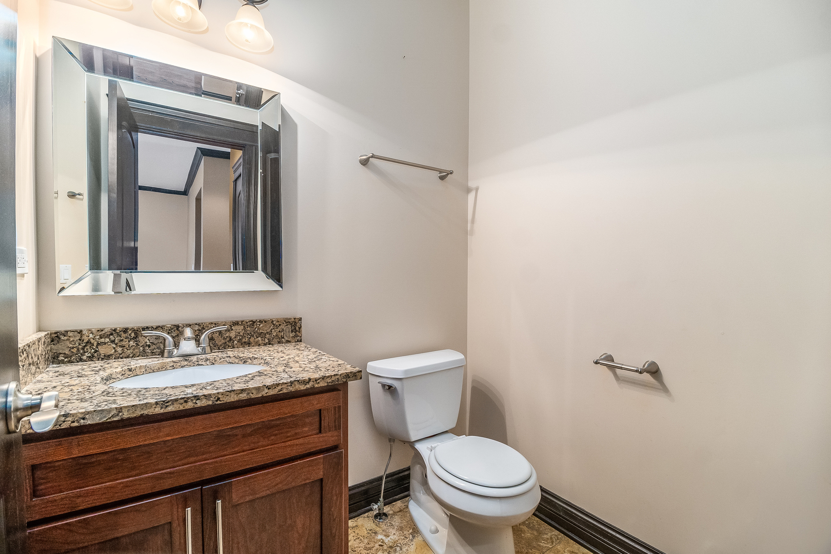 16W560 Bluff Road, Unit 16W540 Willowbrook, IL 60527 - Photo 10 of 39 Gallery Image 10