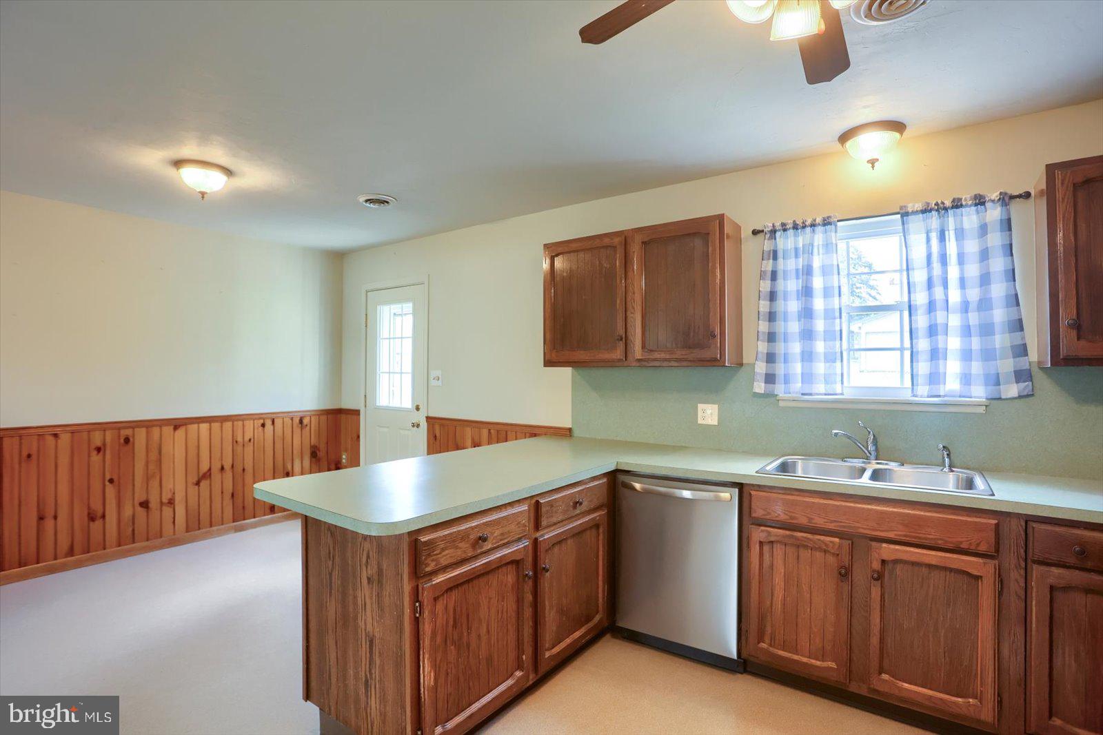 633 Fulton Street Hanover, PA 17331 - Photo 12 of 41 Gallery Image 12