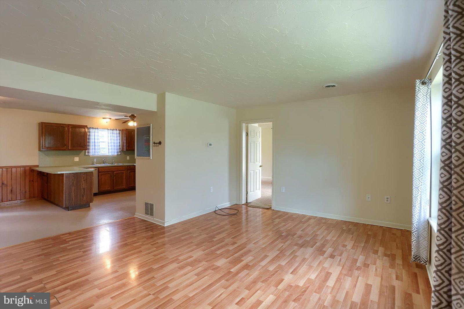 633 Fulton Street Hanover, PA 17331 - Photo 5 of 41 Gallery Image 5
