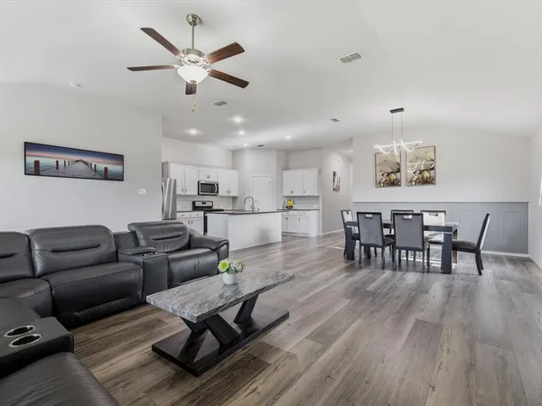 $385,000 | 6000 Sutton Fields Trail, Aubrey, TX 76227