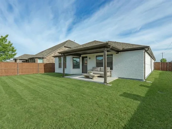 $385,000 | 6000 Sutton Fields Trail, Aubrey, TX 76227