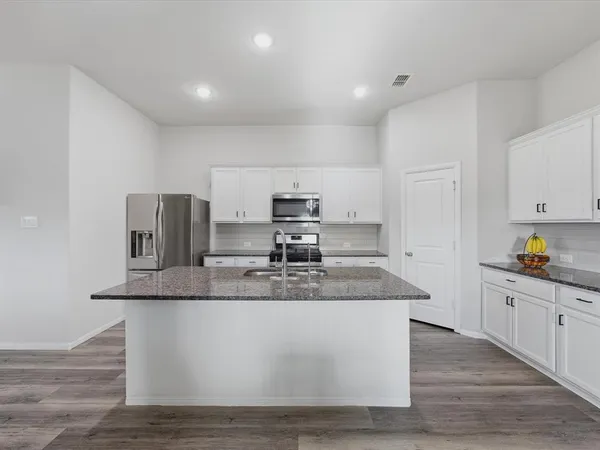 $385,000 | 6000 Sutton Fields Trail, Aubrey, TX 76227