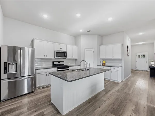 $385,000 | 6000 Sutton Fields Trail, Aubrey, TX 76227
