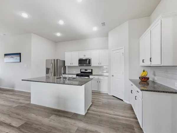 $385,000 | 6000 Sutton Fields Trail, Aubrey, TX 76227