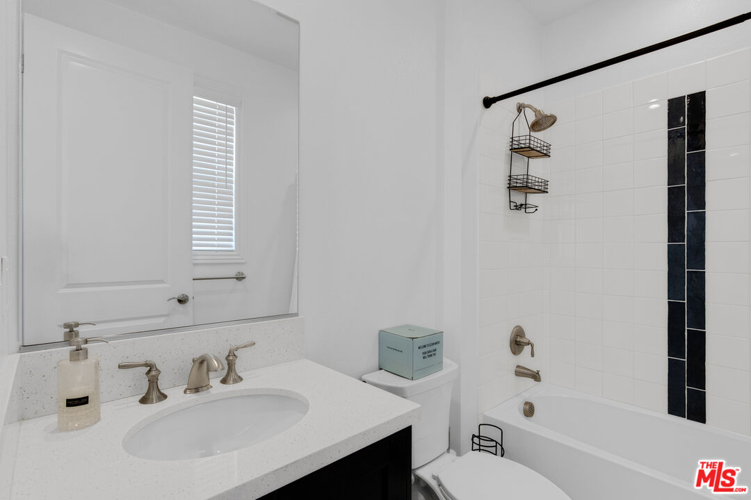 20204 Albion Way Porter Ranch, CA 91326 - Photo 29 of 43