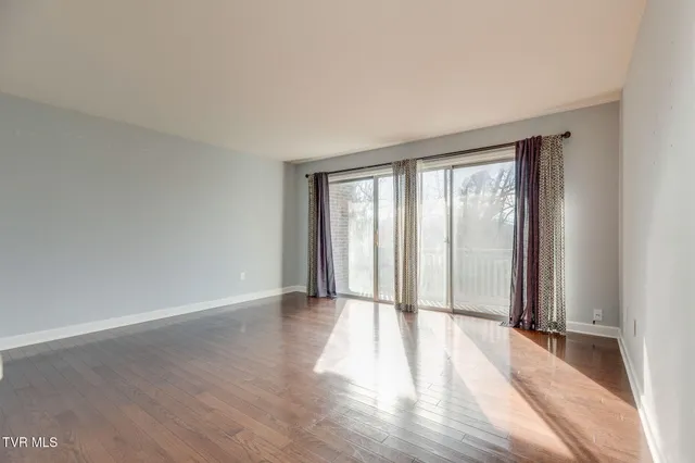 $190,000 | 361 Belmont Drive, Unit 14, Bristol, TN 37620