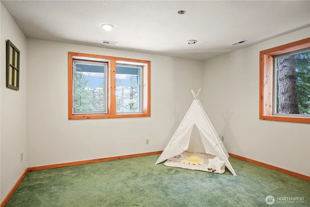 $859,500 | 180 Chamonix Place, Snoqualmie Pass, WA 98068