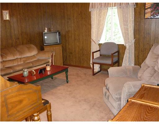 404 Monroe Road Sarver, PA 16055 - Photo 8 of 18 Den/Family/Great Room.