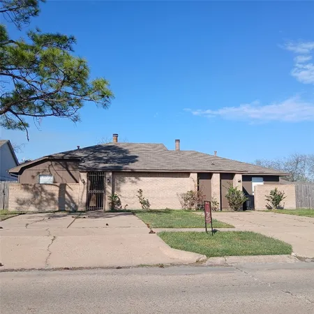 $1,400 | 5436 Parkridge Drive, Unit 5434, Houston, TX 77053