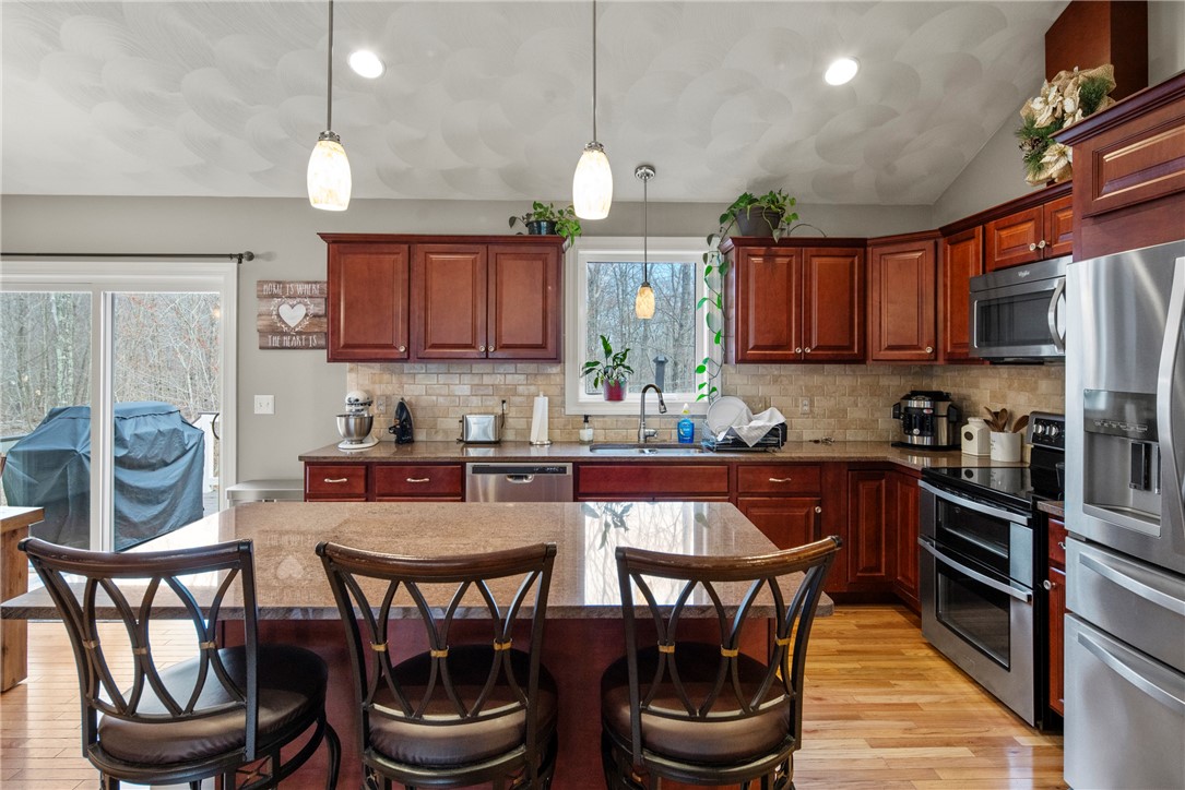 347 Hope Furnace Road Hope, RI 02831 - Photo 11 of 30