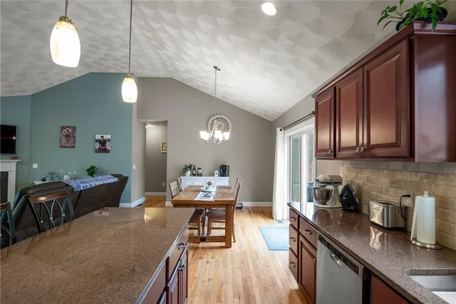 $650,000 | 347 Hope Furnace Road, Hope, RI 02831