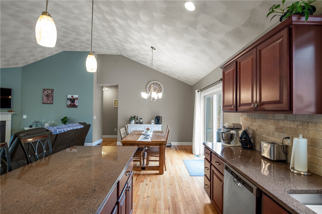 347 Hope Furnace Road Hope, RI 02831 - Photo 13 of 30