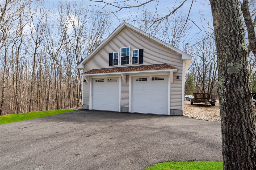 347 Hope Furnace Road Hope, RI 02831 - Photo 2 of 30