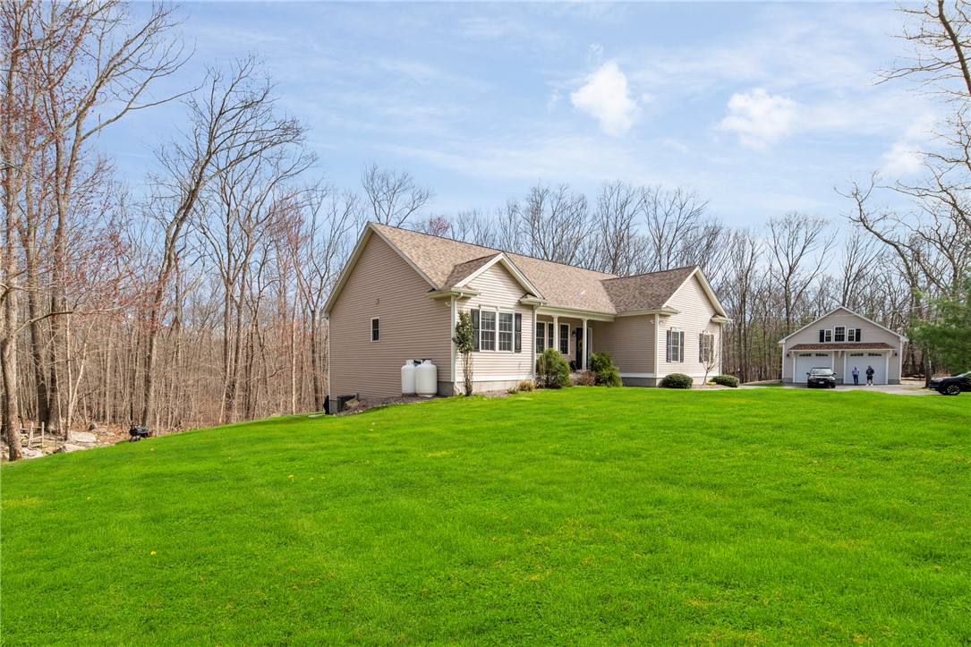 347 Hope Furnace Road Hope, RI 02831 - Photo 4 of 30