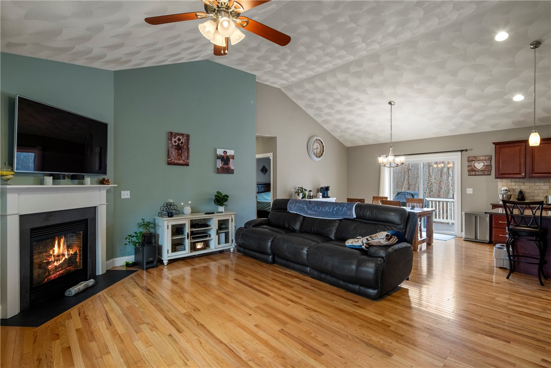 347 Hope Furnace Road Hope, RI 02831 - Photo 7 of 30