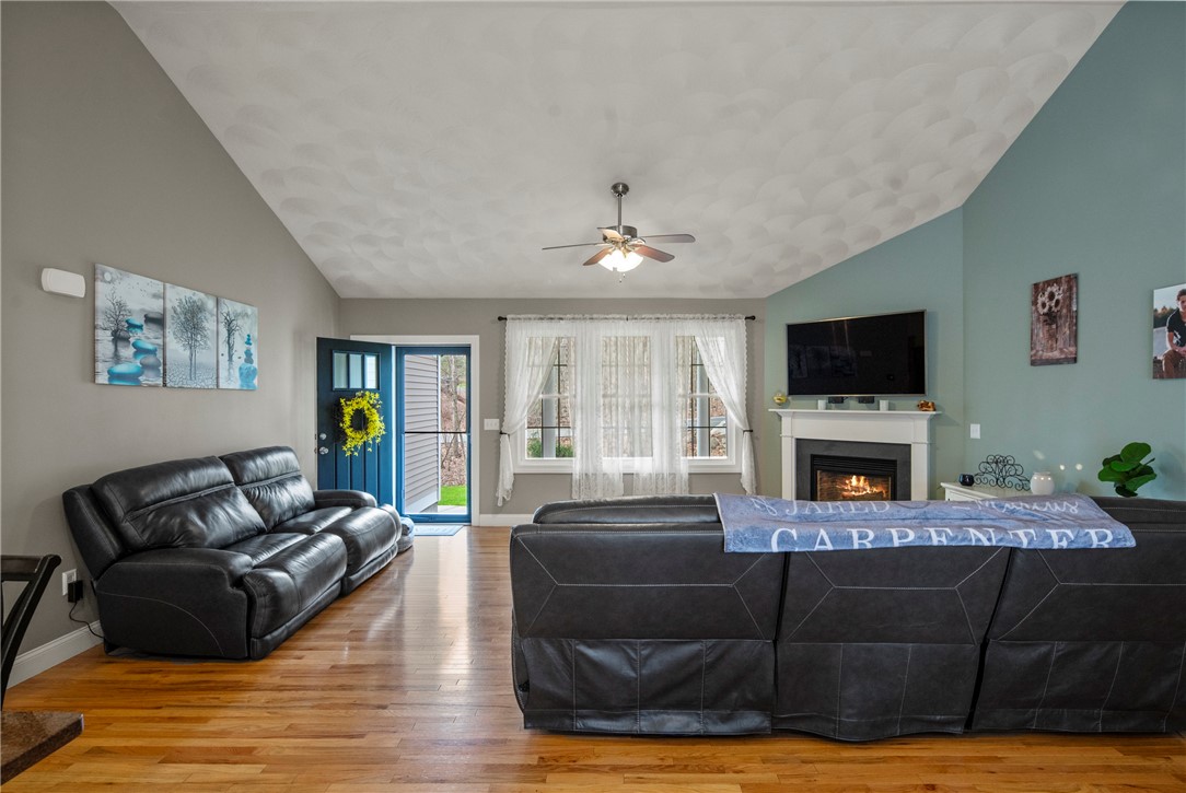 347 Hope Furnace Road Hope, RI 02831 - Photo 10 of 30