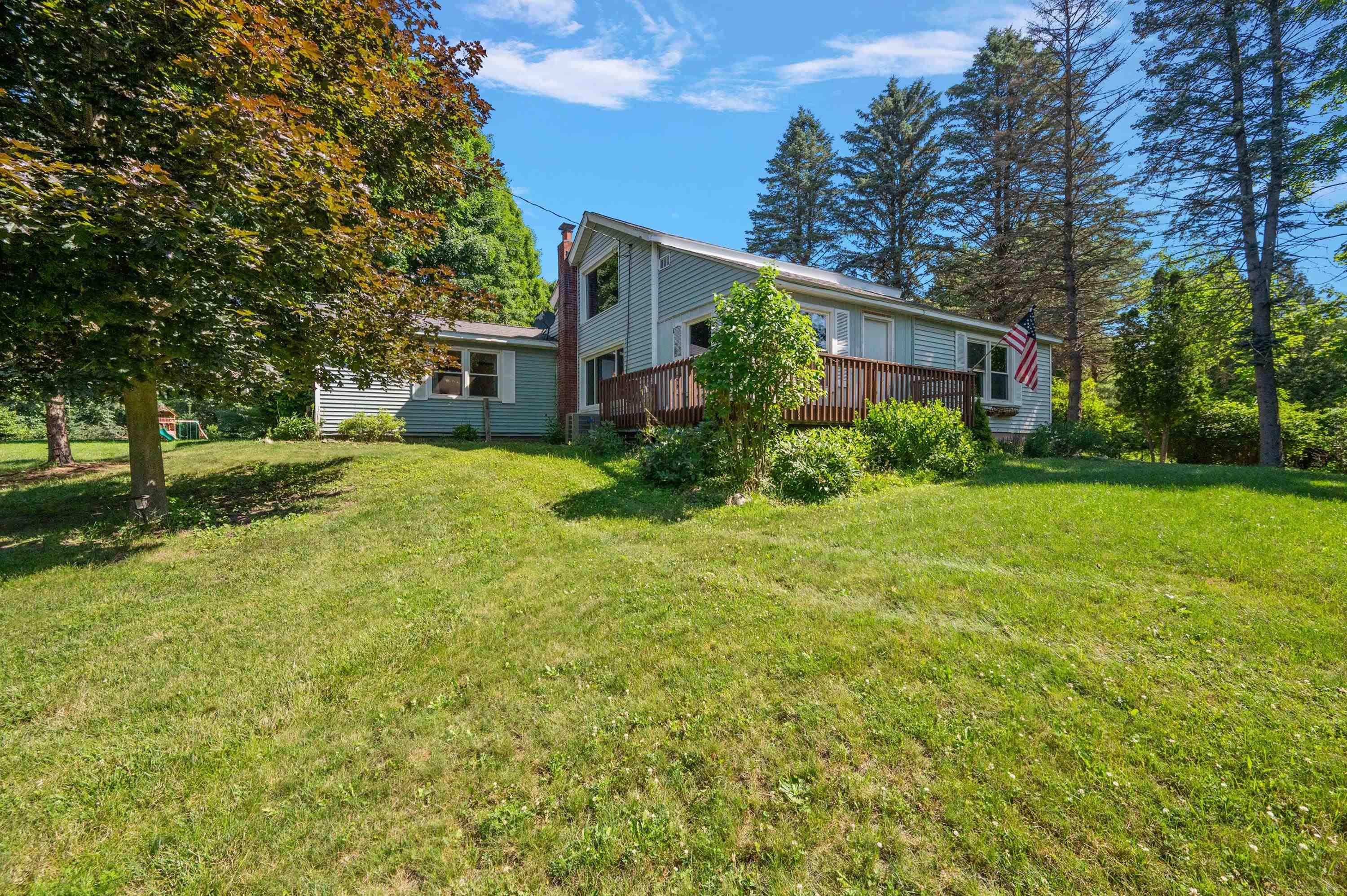 149 East Hunters Creek Road Lapeer, MI 48446 - Photo 8 of 71 50215016-0444ad6e-ab69-41e9-a30e-f537fd062220.JPG