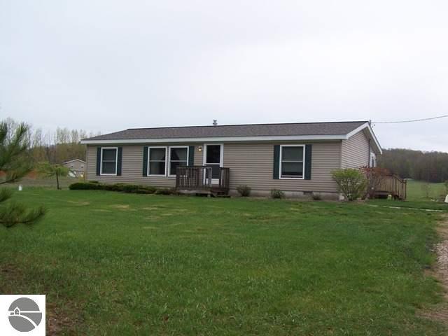 5401 Norton Road Grawn, MI 49637 - Photo 5 of 25 1724439-4.JPG