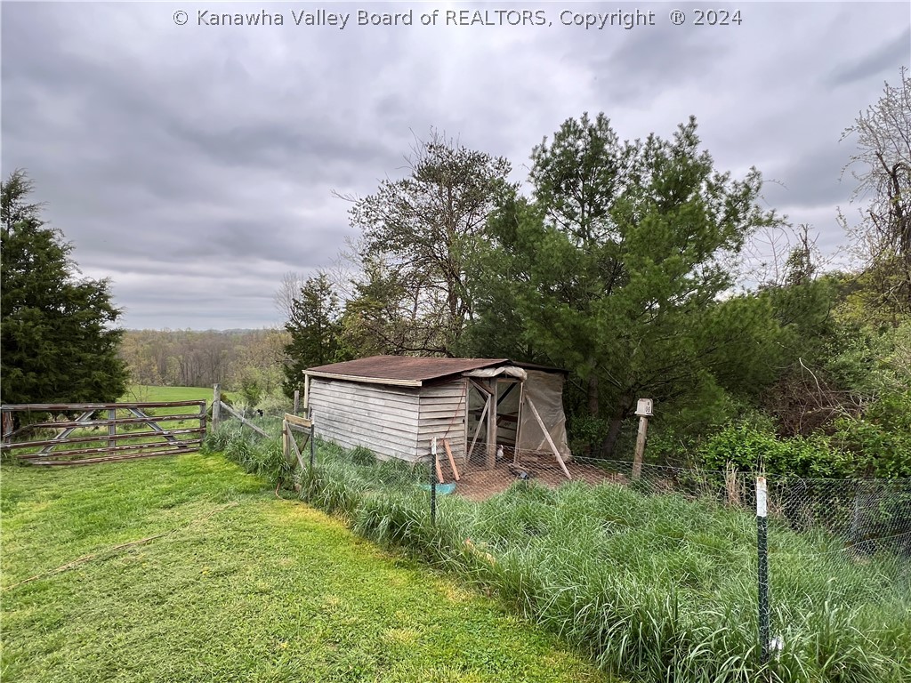 3321 Cabin Rdg Road Leon, WV 25123 - Photo 26 of 34 chicken coop