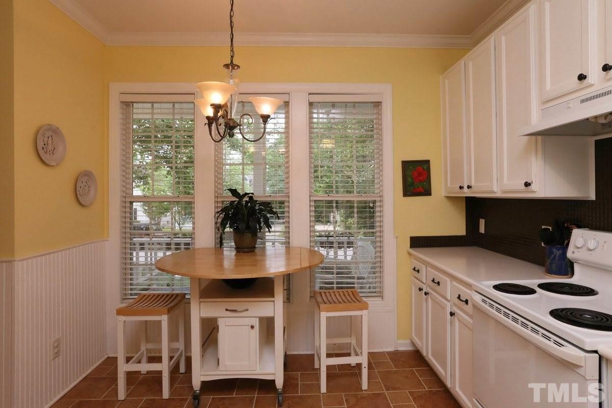 1068 Mills Street Raleigh, NC 27608 - Photo 11 of 25