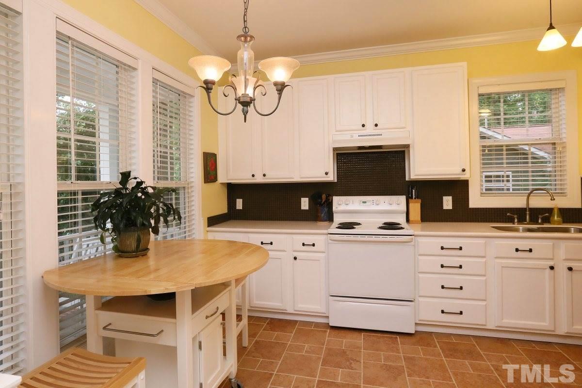 1068 Mills Street Raleigh, NC 27608 - Photo 12 of 25