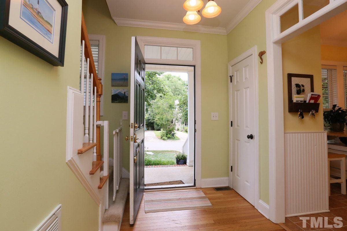 1068 Mills Street Raleigh, NC 27608 - Photo 4 of 25