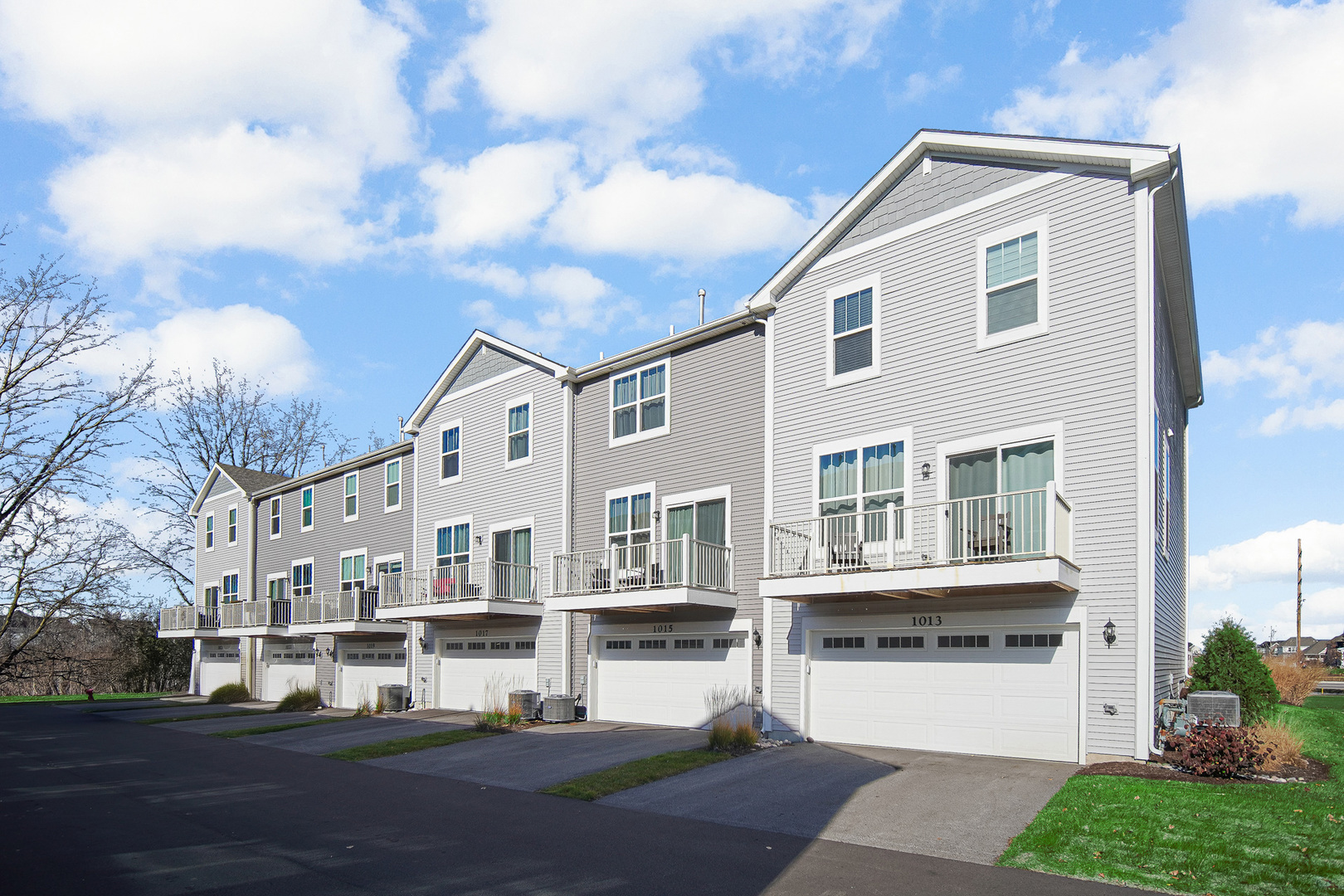 1015 Atterberg Road South Elgin, IL 60177 - Photo 8 of 9