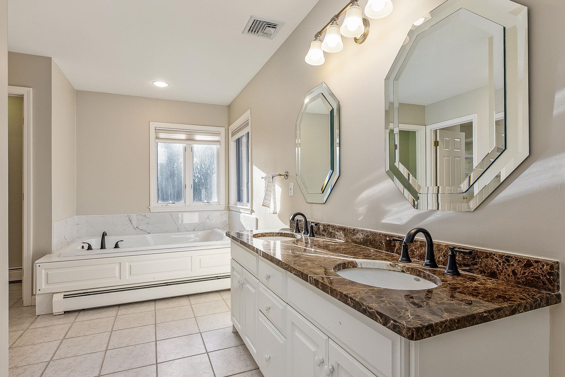 463 Exeter Road Hampton, NH 03842 - Photo 11 of 29