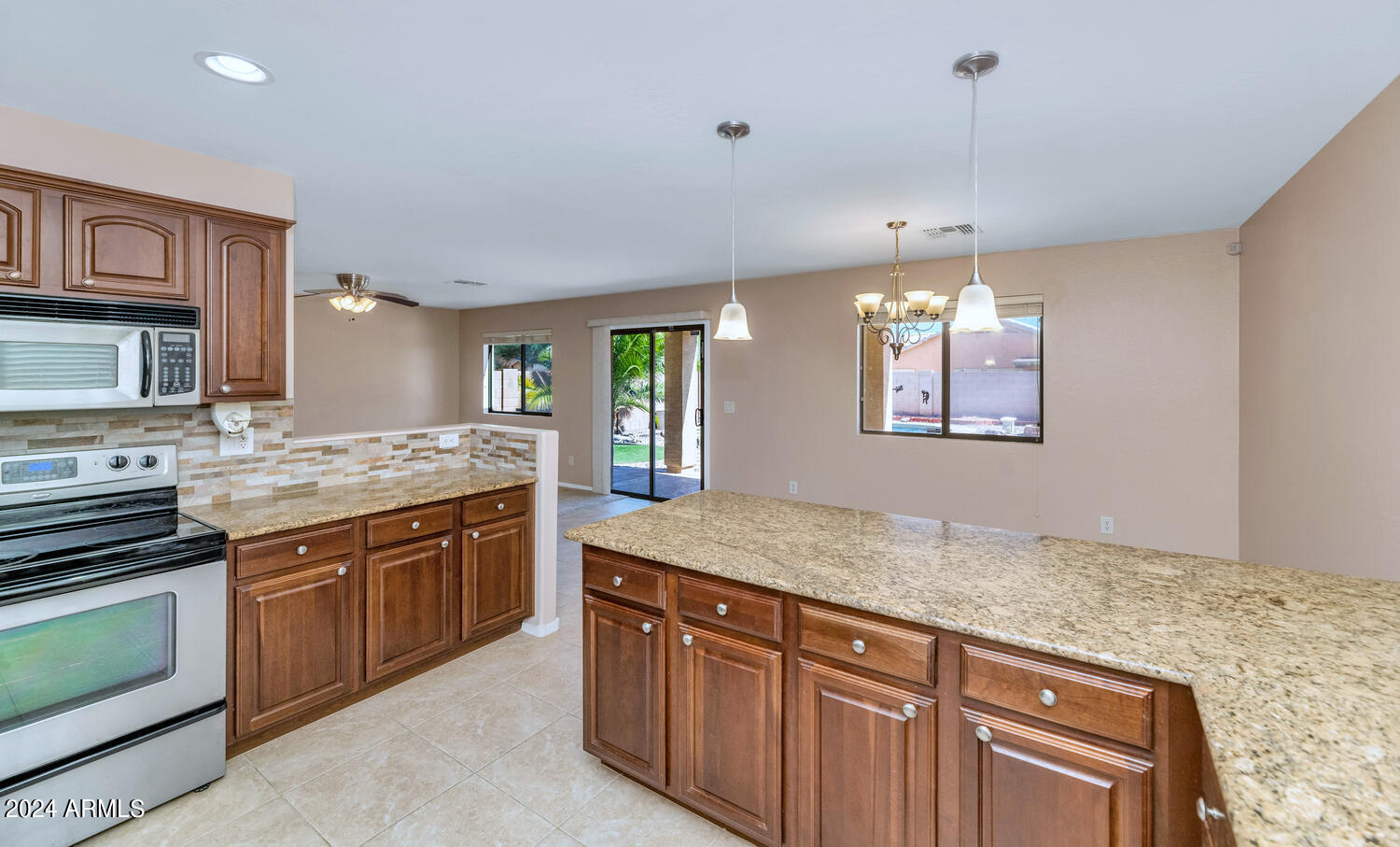 43334 West Cowpath Road Maricopa, AZ 85138 - Photo 8 of 26 43334 W Cowpath Rd-large-008-016-43334 W