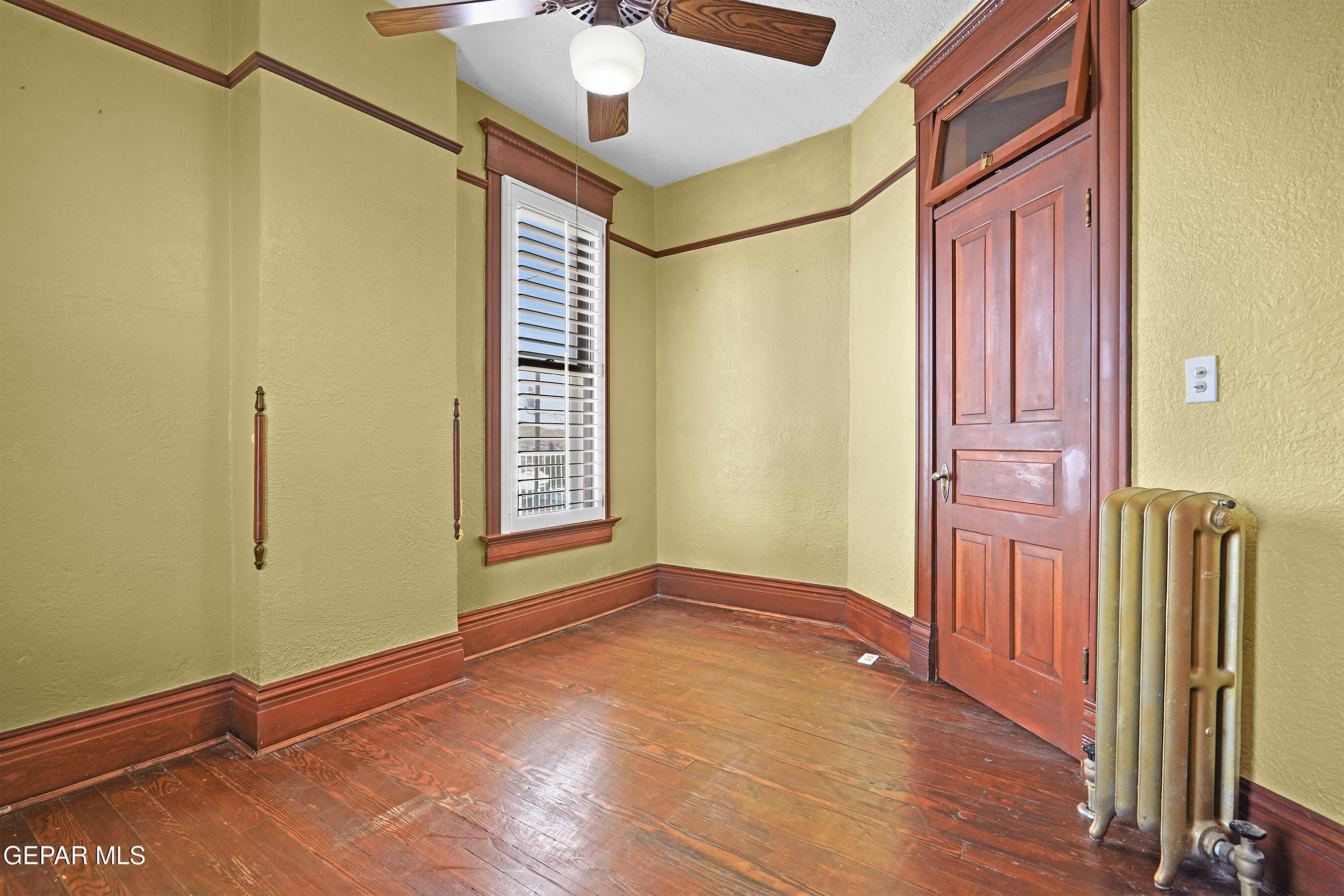 1218 Prospect Street El Paso, TX 79902 - Photo 28 of 43 a view of entryway with wooden floor
