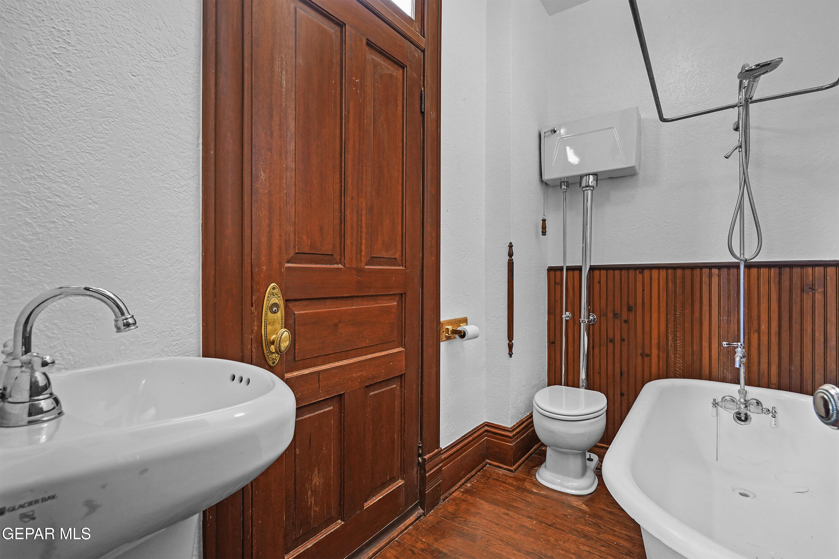 1218 Prospect Street El Paso, TX 79902 - Photo 30 of 43 a bathroom with a sink a toilet and bathtub