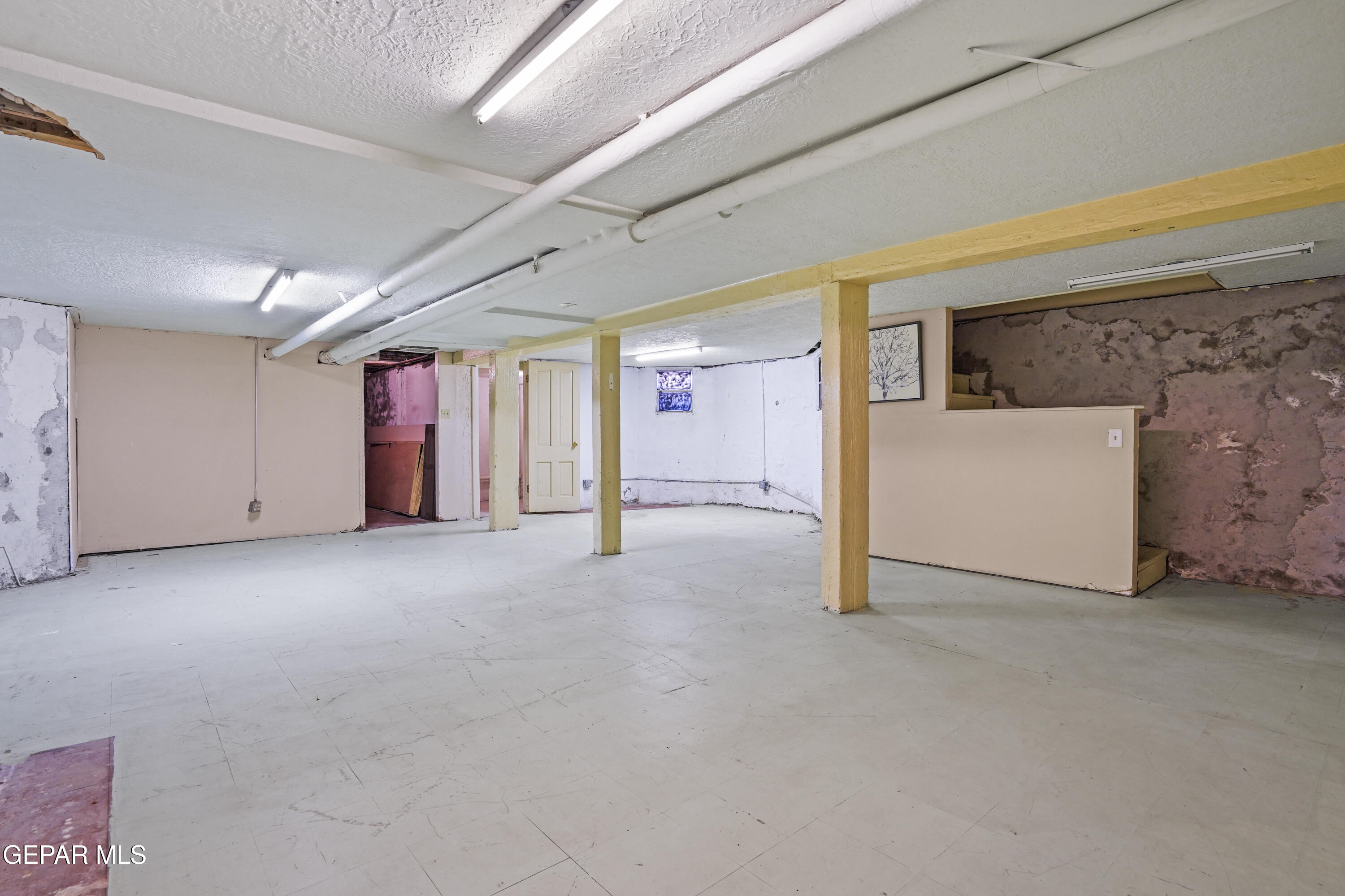1218 Prospect Street El Paso, TX 79902 - Photo 34 of 43 a view of an empty room
