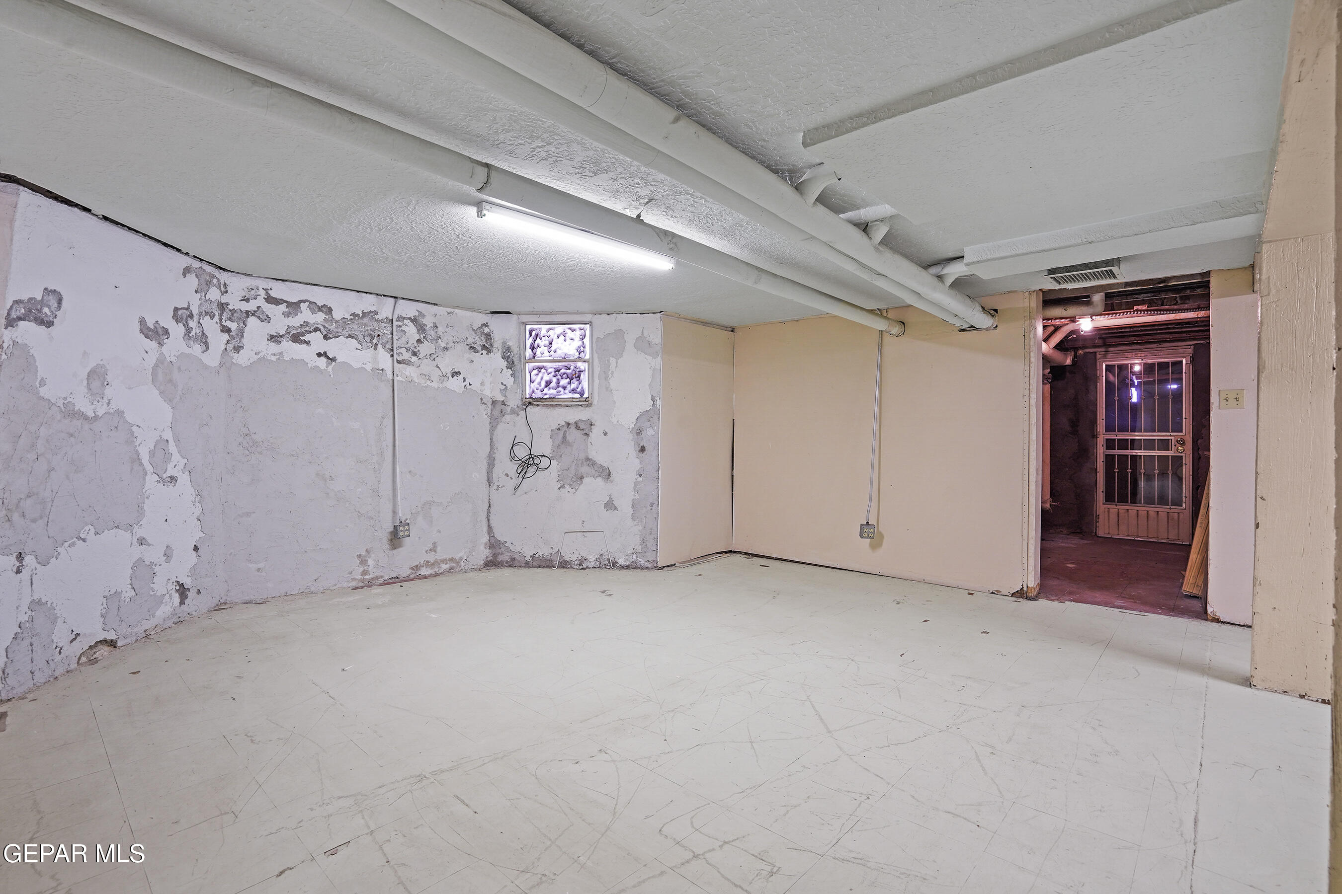 1218 Prospect Street El Paso, TX 79902 - Photo 35 of 43 a view of garage