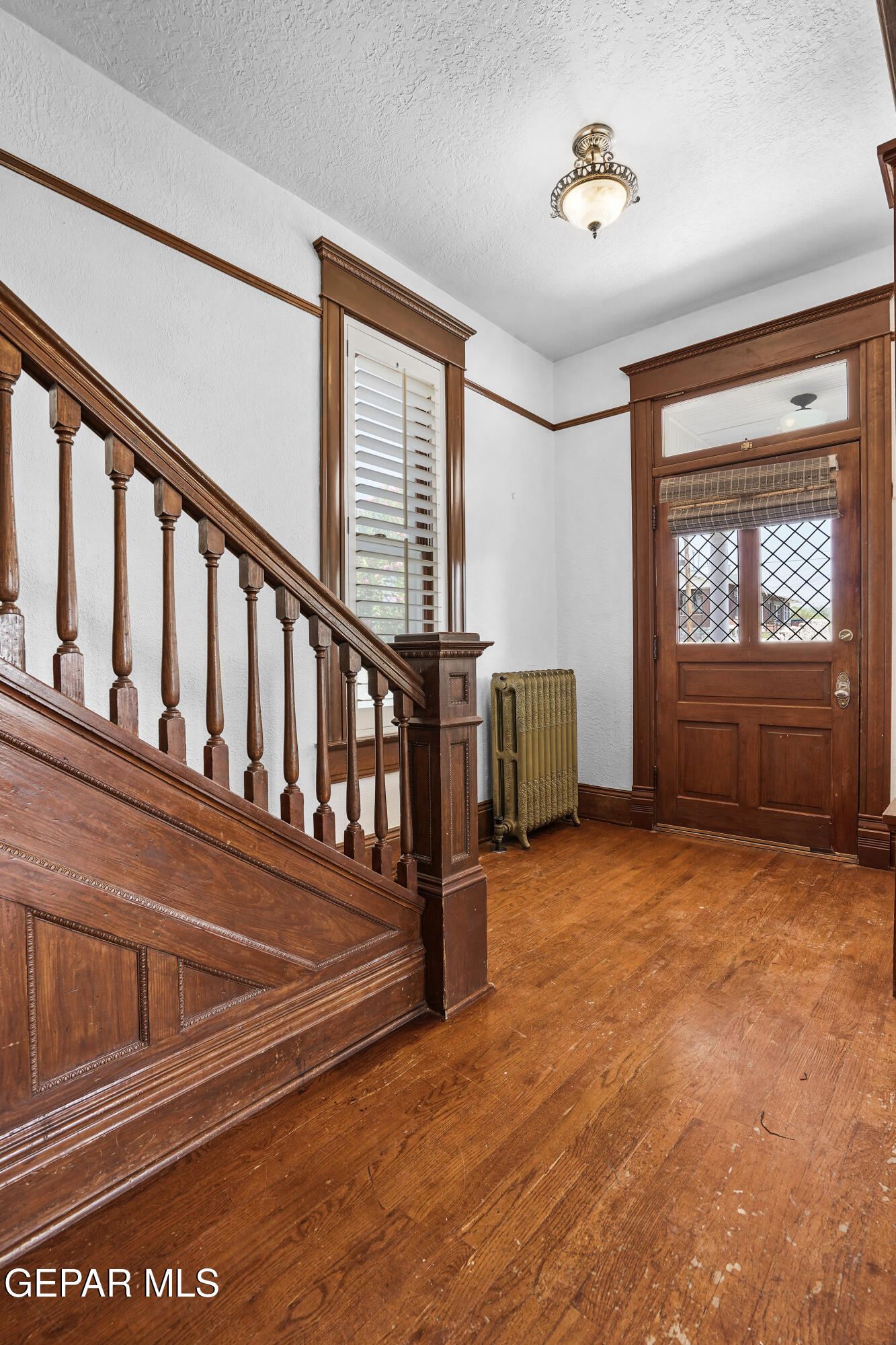 1218 Prospect Street El Paso, TX 79902 - Photo 4 of 43 a view of an empty room with windows