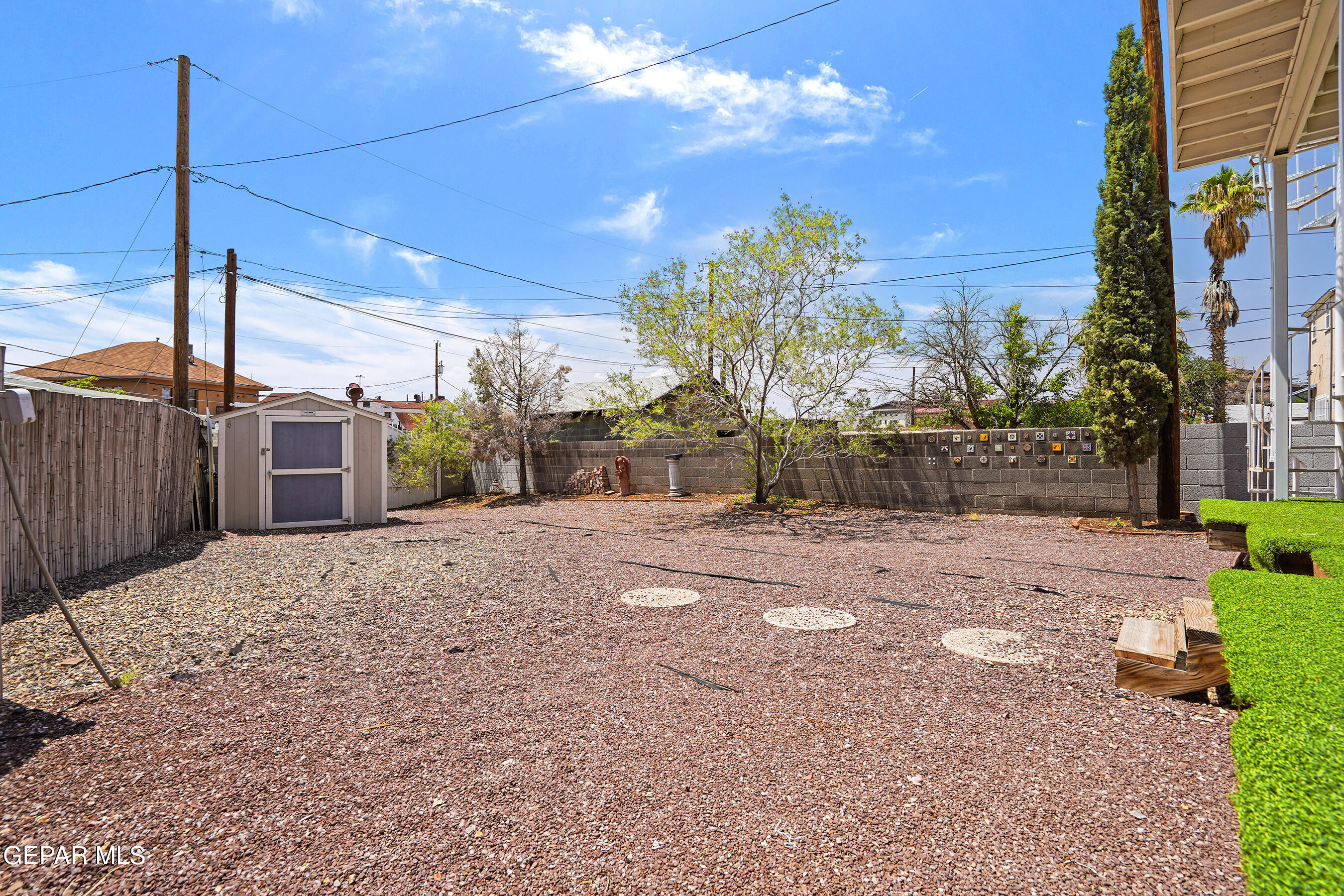 1218 Prospect Street El Paso, TX 79902 - Photo 42 of 43 a view of a backyard of the house