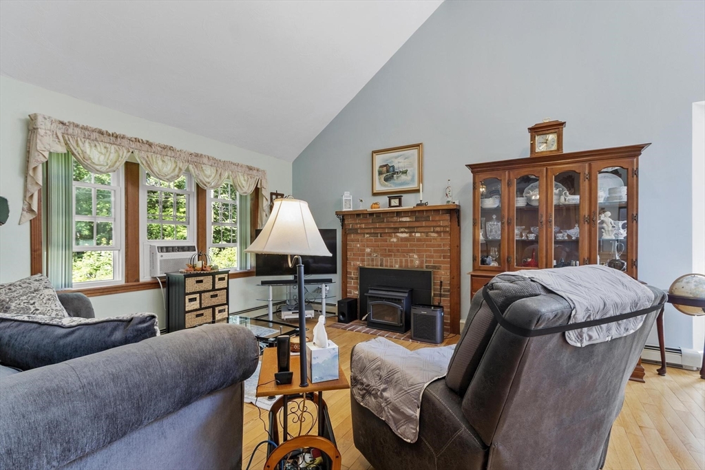 109 Hale Road Hubbardston, MA 01452 - Photo 17 of 41 Gallery Image 17