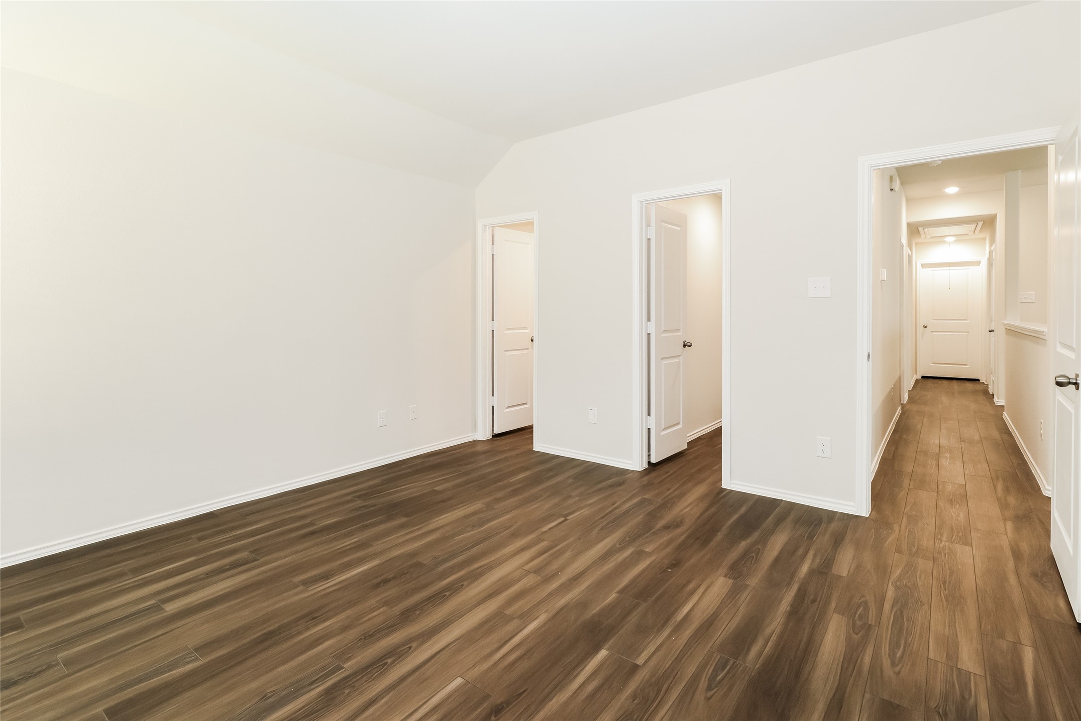 1048 Burkes Rdg Trail Conroe, TX 77301 - Photo 15 of 21 Photos may be representative of the floor plan and not the exact home. Finishes, layout, and features of the actual property for lease may vary.