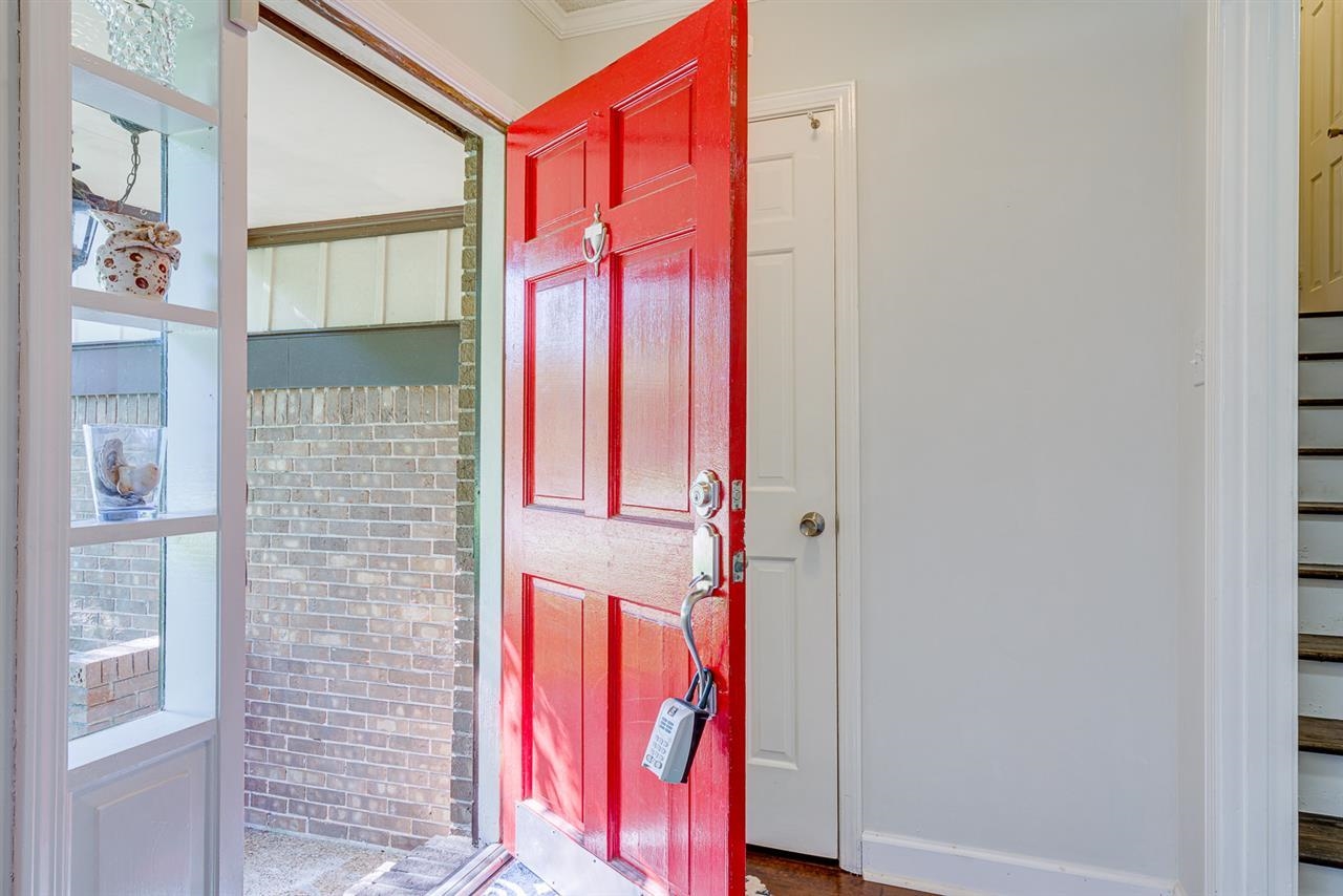 1860 Brierbrook Road Germantown, TN 38138 - Photo 1 of 19 Gallery Image 1