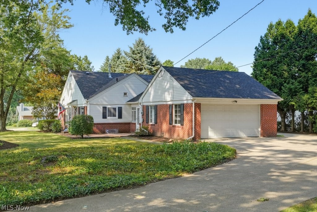 2468 Ridgewood Road Akron, OH 44313 - Photo 4 of 50 Gallery Image 4