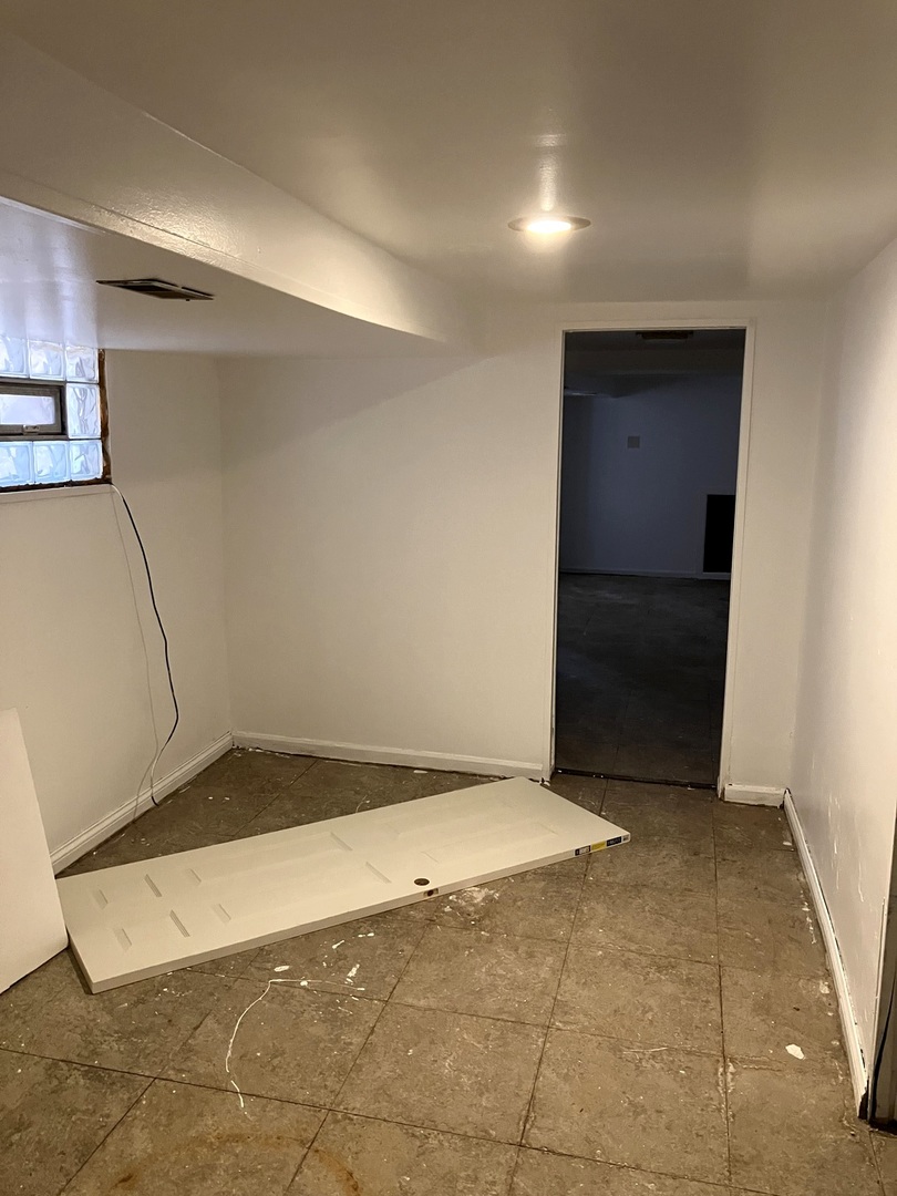 840 East 89th Street Chicago, IL 60619 - Photo 19 of 27 a view of an empty room