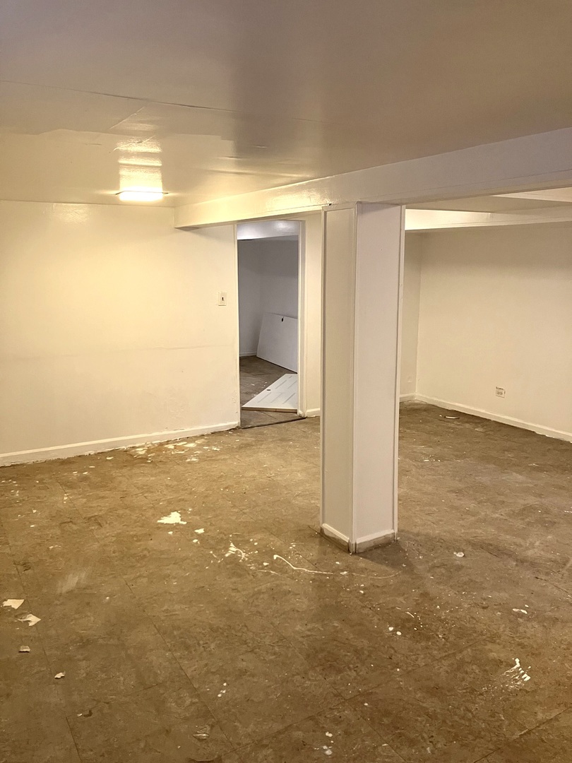 840 East 89th Street Chicago, IL 60619 - Photo 22 of 27 a view of an empty room