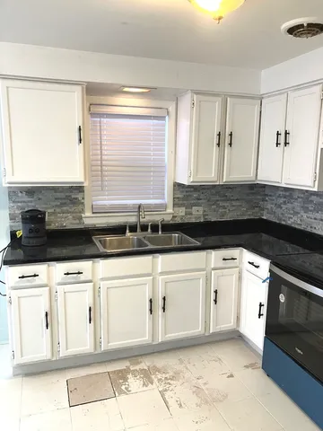 $215,000 | 840 East 89th Street, Chicago, IL 60619