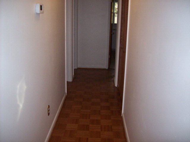8 Troon Way Aiken, SC 29803 - Photo 6 of 19 Hallway